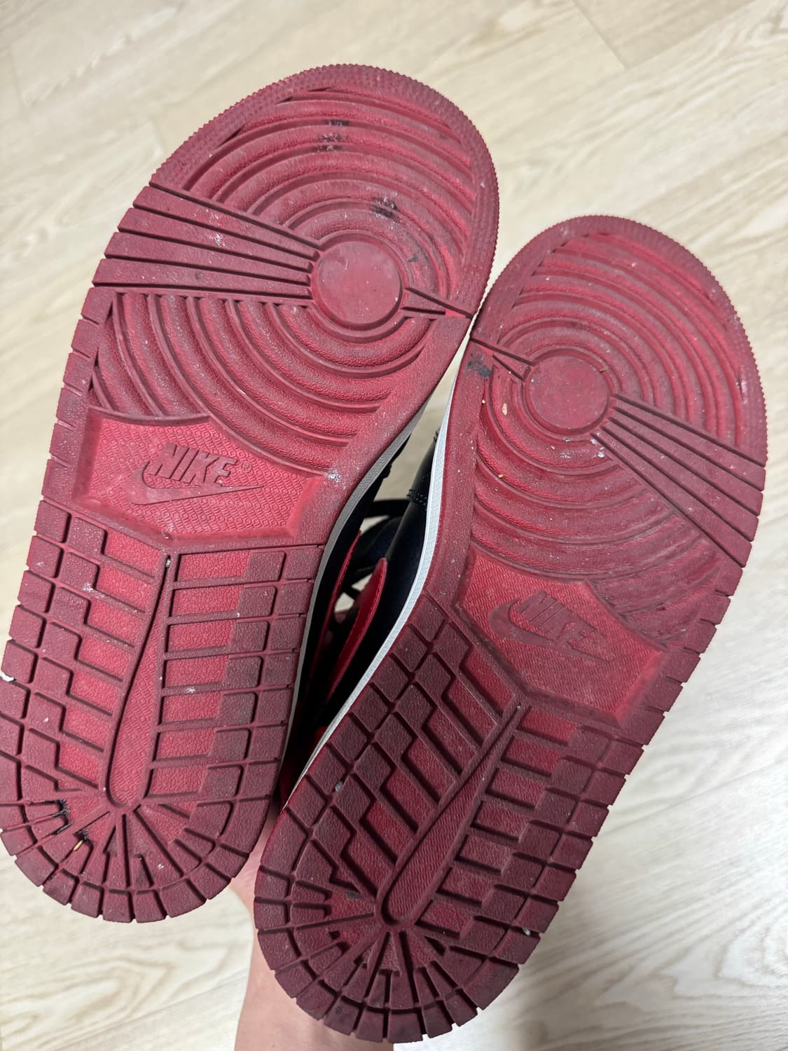 조던 1 미드 브레드 판매 합니다. 상품이미지3