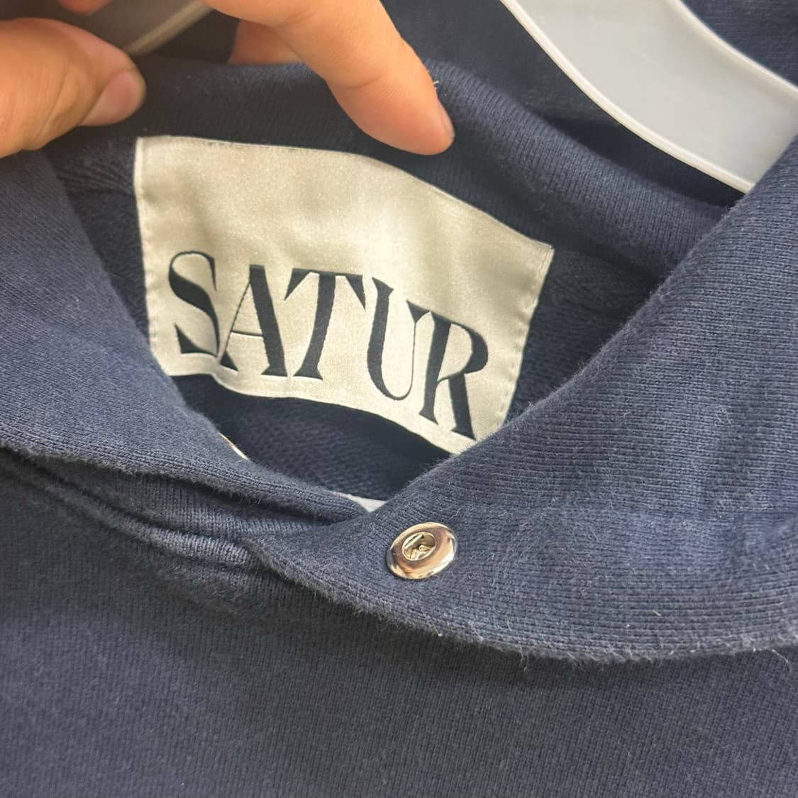 세터(SATUR) 네이비 빅로고 후드티 (L) 상품이미지2