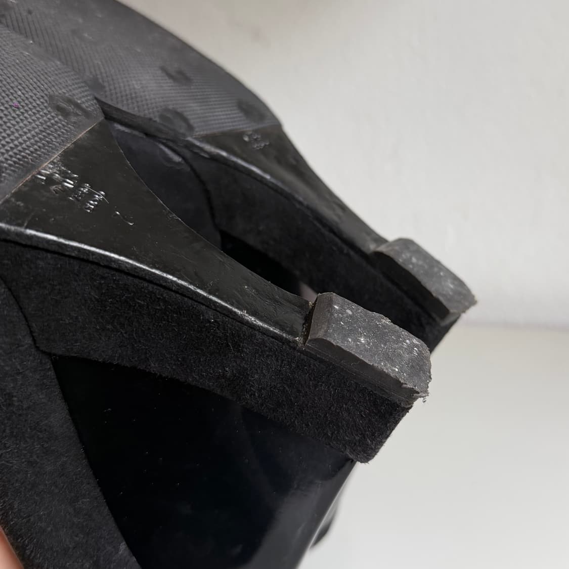 까사데이 스웨이드 라운드 토 플라스틱 웨지힐 상품이미지7