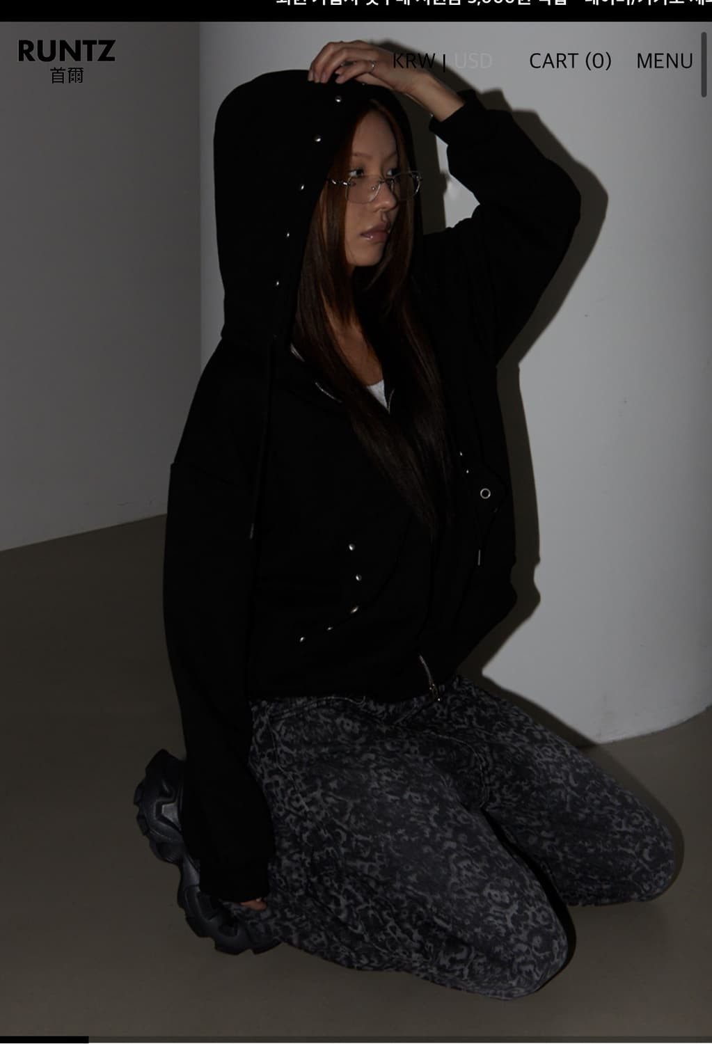 런츠 KEYS STUDDED HOODIE 상품이미지1