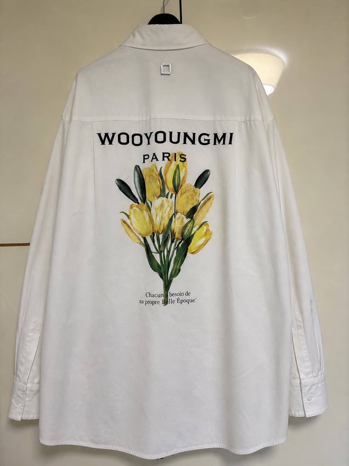 우영미 백플라워 로고 셔츠 상품이미지2