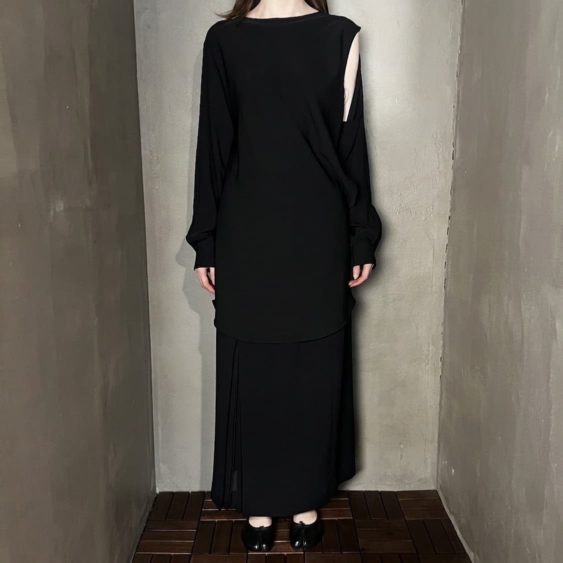17aw MM6 마르지엘라 비대칭 컷아웃 드레스 상품이미지1