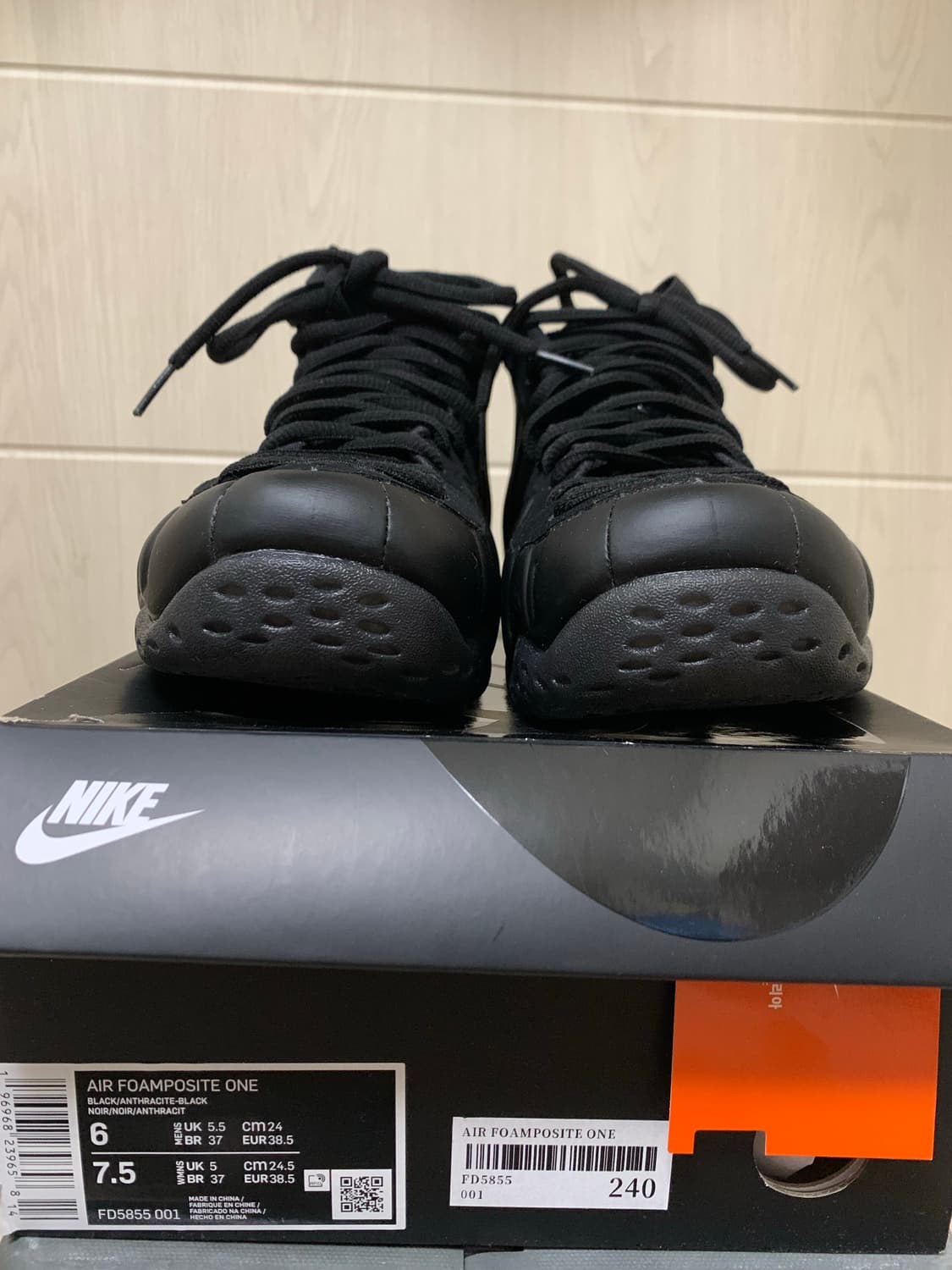 나이키 에어 폼포짓 원 블랙 앤트러사이트 상품이미지1