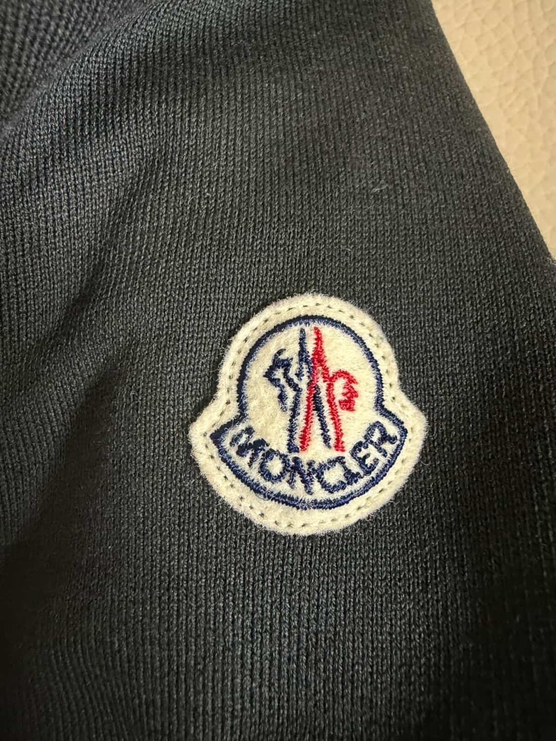 몽클레어 니트패딩 후드 블랙 상품이미지3