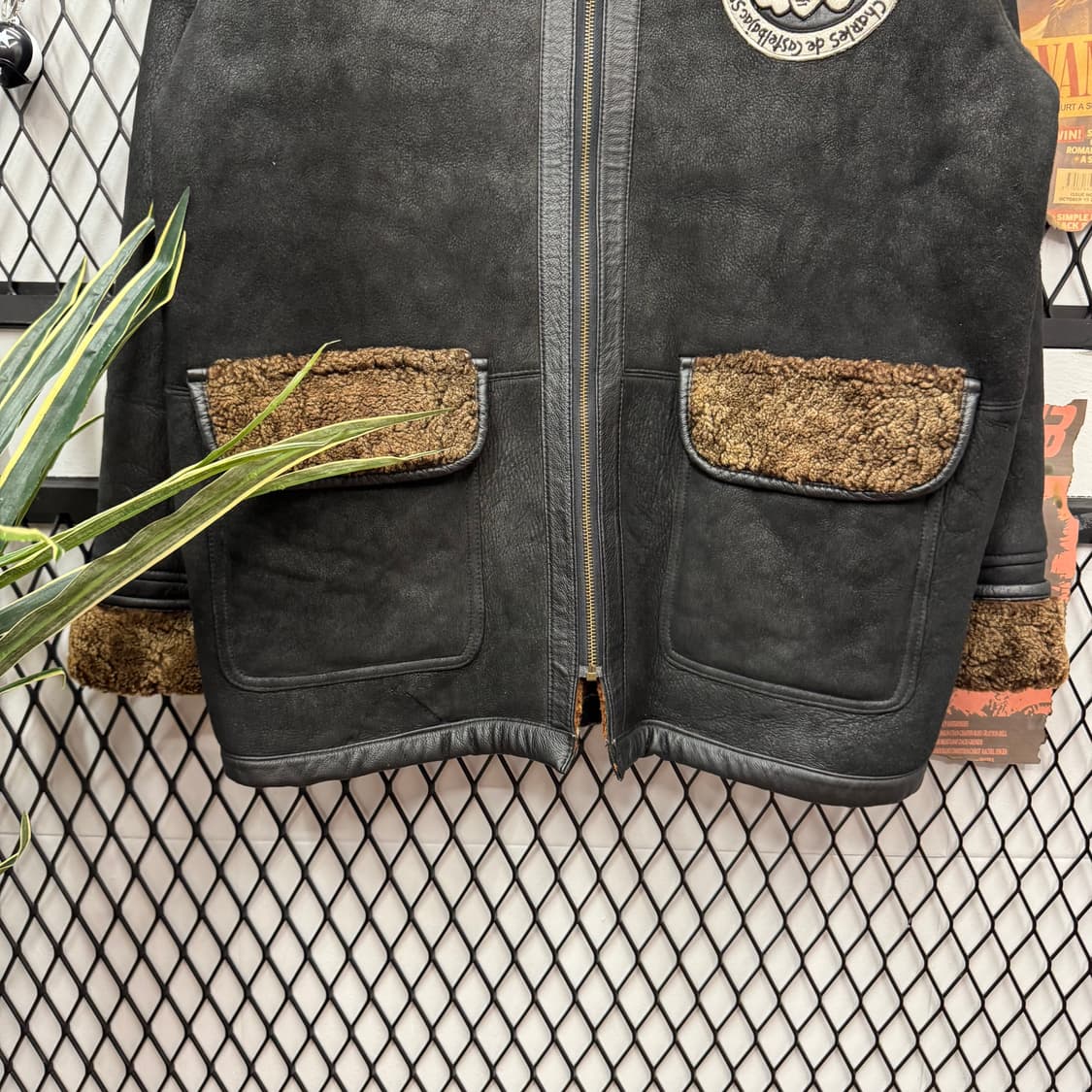 90s 까스텔바작 스포츠 스웨이드 무스탕 코트 후면 양털 윙 포인트 블랙 상품이미지4