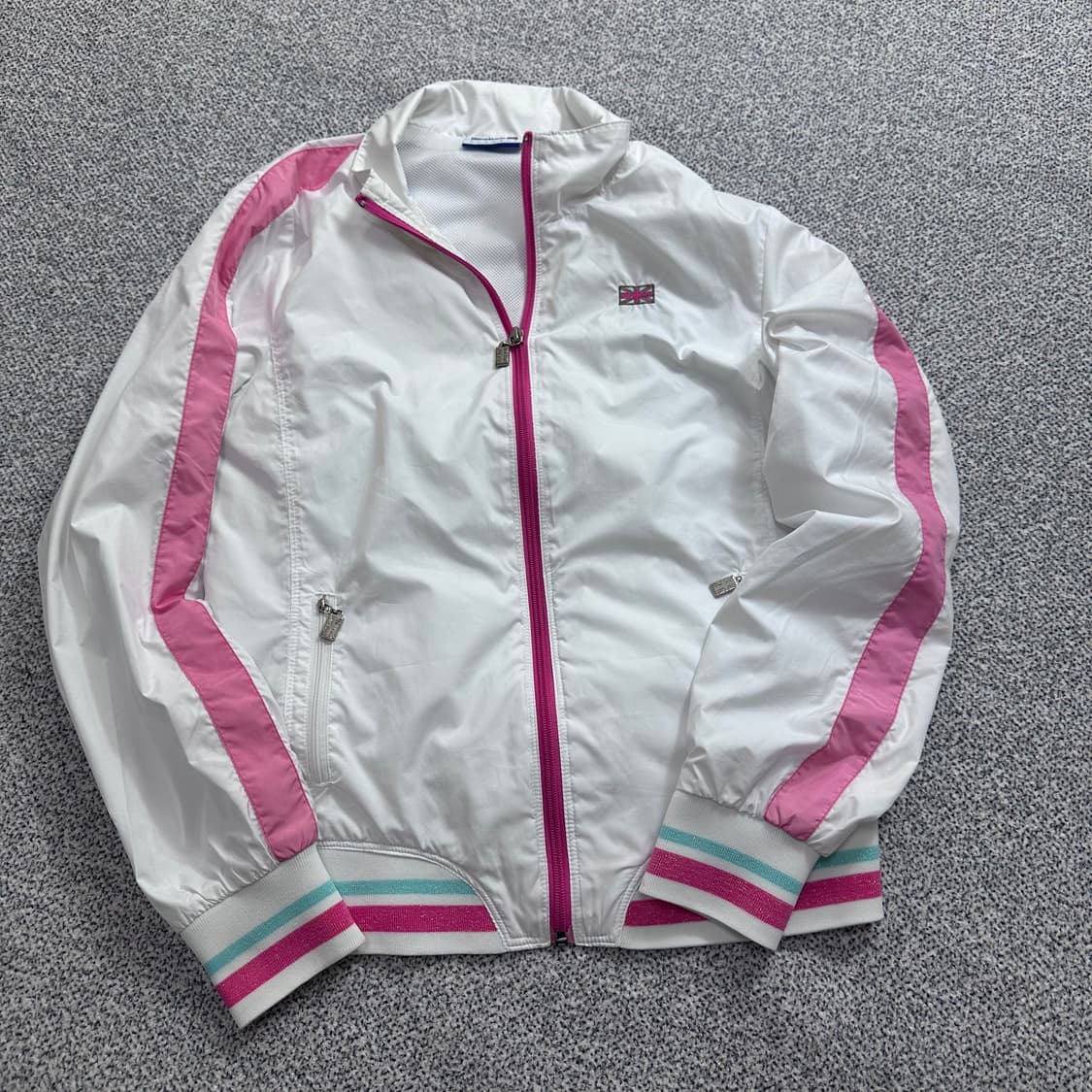 리복(Reebok) 화이트 핑크 바람막이 상품이미지1