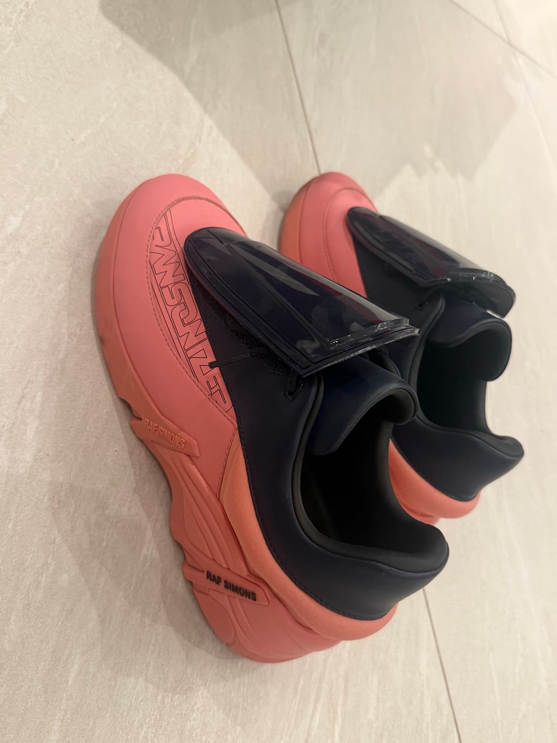 라프 시몬스 핑크 운동화 상품이미지3