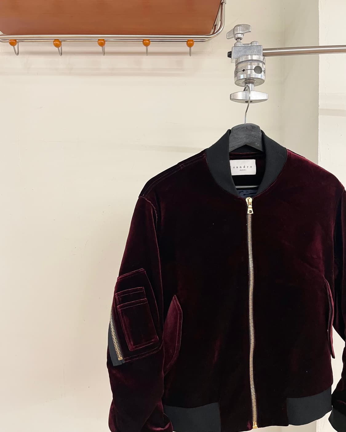산드로 버건디 벨벳 봄버 자켓 상품이미지3