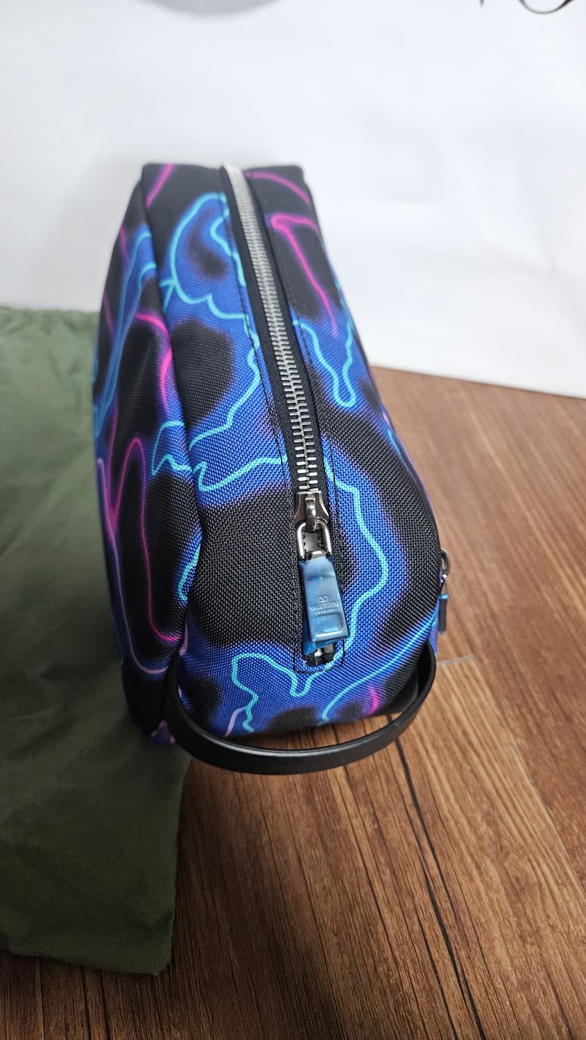 발렌티노 네온 VLTN 파우치백 가방 클러치백 상품이미지4