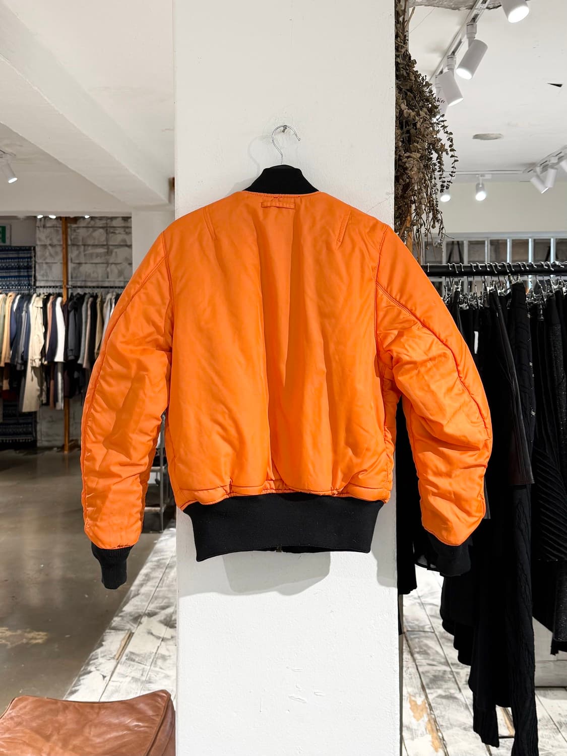 알파 인더스트리 블랙 MA-1 리버시블 플라이트 자켓 상품이미지8