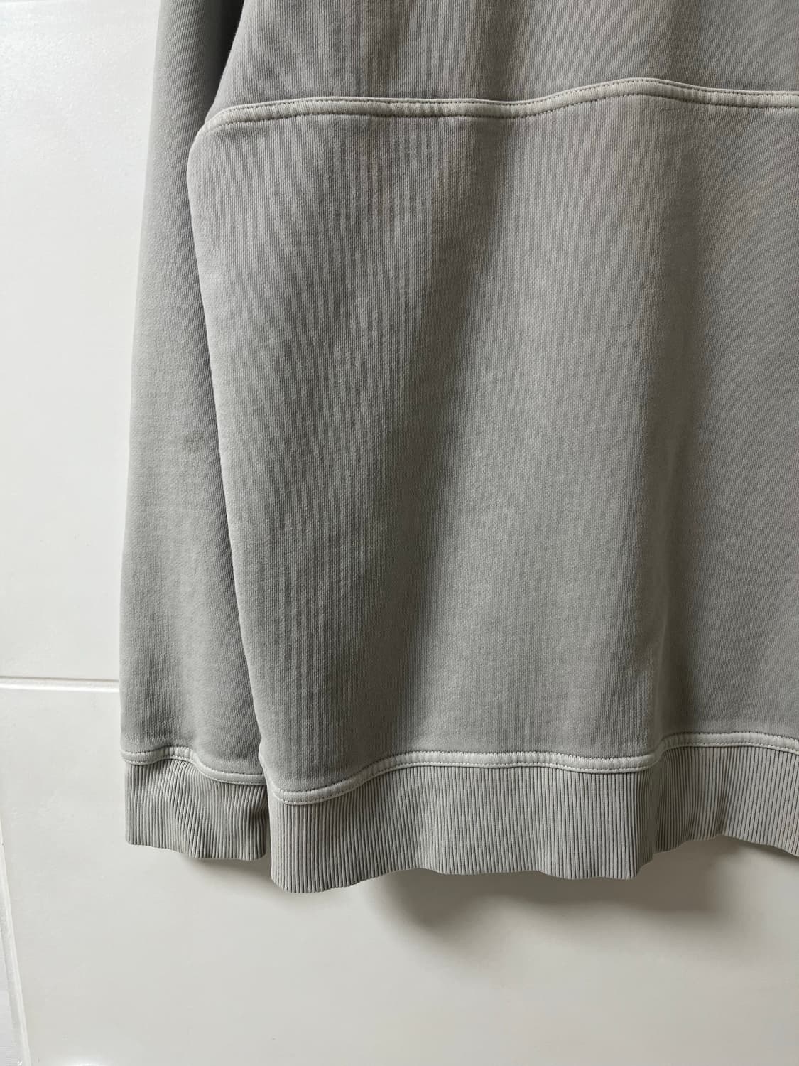 코스 맨투맨 코스 반집업 상품이미지5