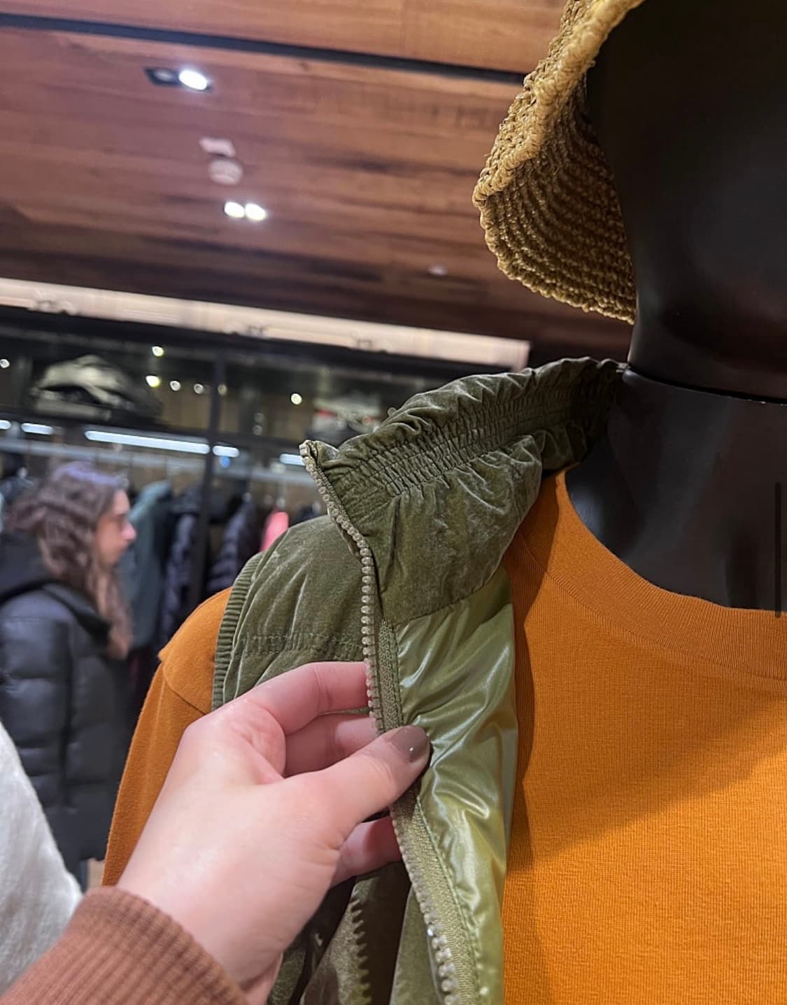 몽클레어 남성 NATADOLA 구스다운 패딩 조끼 상품이미지7