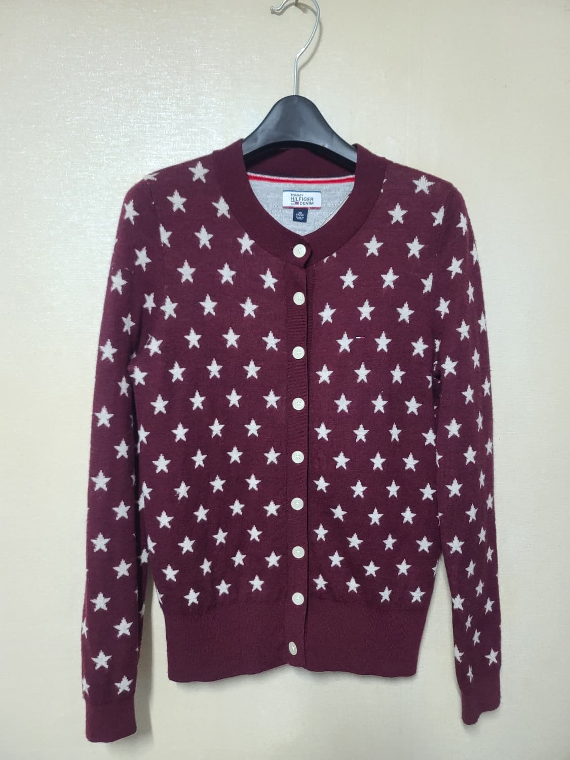 타미힐피거데님 별패턴 버건디 가디건 상품이미지1