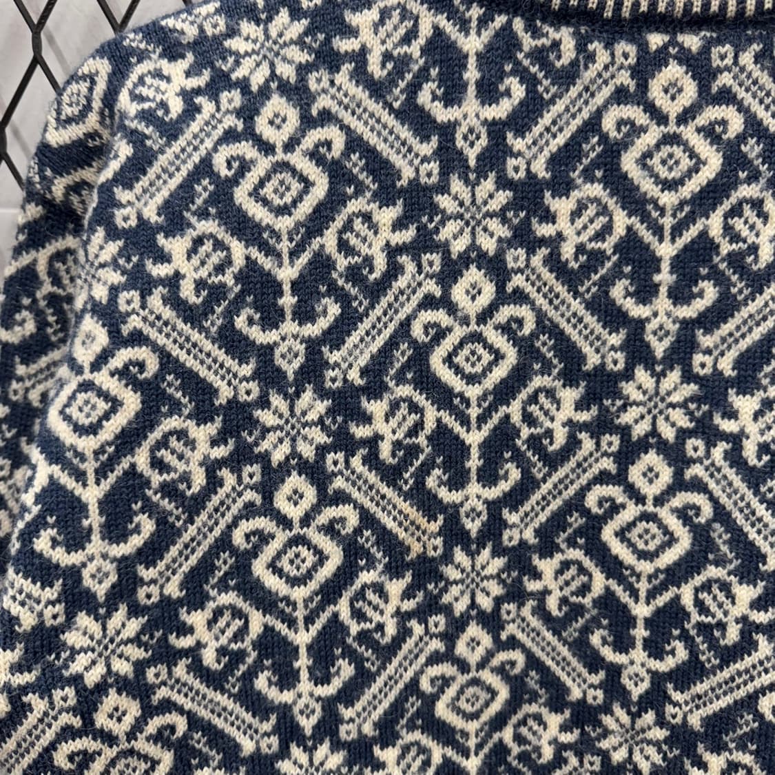 데일 오브 노르웨이 자가드 울 니트 가디건 노르딕 패턴 네이비 상품이미지9