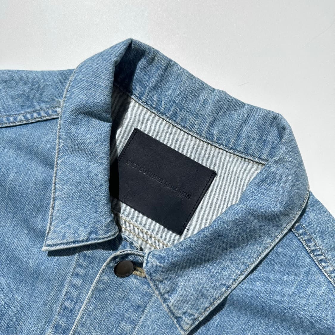 다이어트 부처 슬림 스킨 DBSS 비대칭 데님 트러커 자켓 상품이미지6