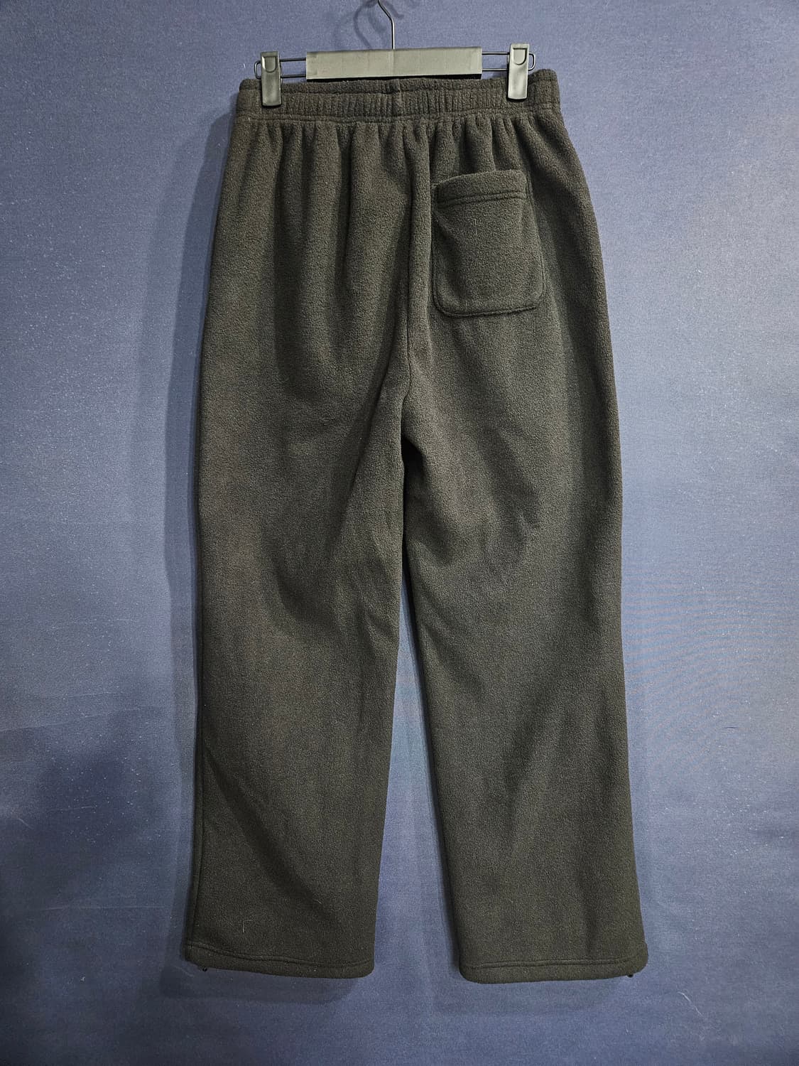 무신사 스탠다드 블랙 남성 허리 26~28 후리스 기모 밴드팬츠  상품이미지2