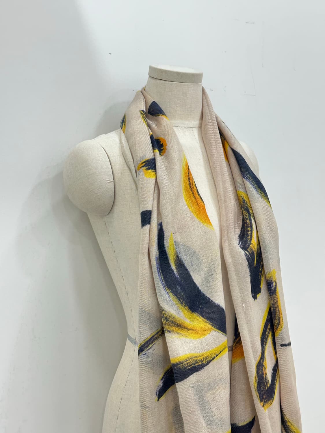 오일릴리 자수 숄 머플러 상품이미지1