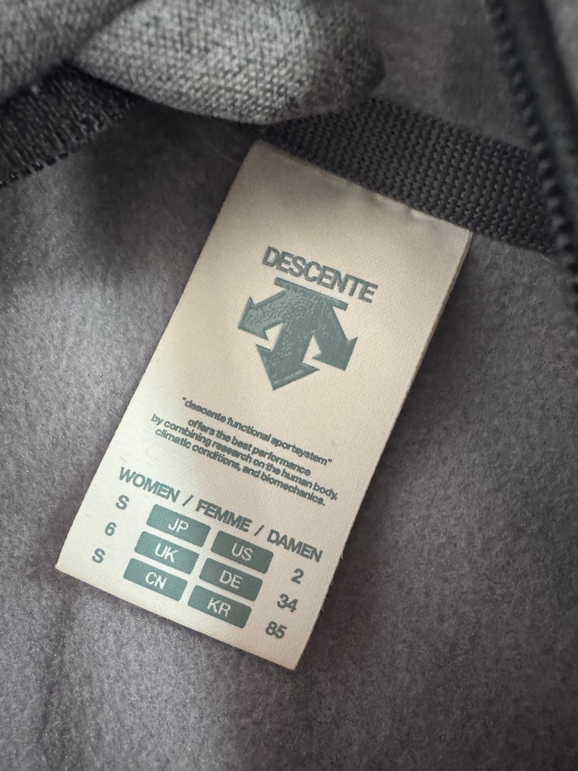 여성 데상트 기능성 트레이닝 기모 후드집업 그레이 상품이미지3