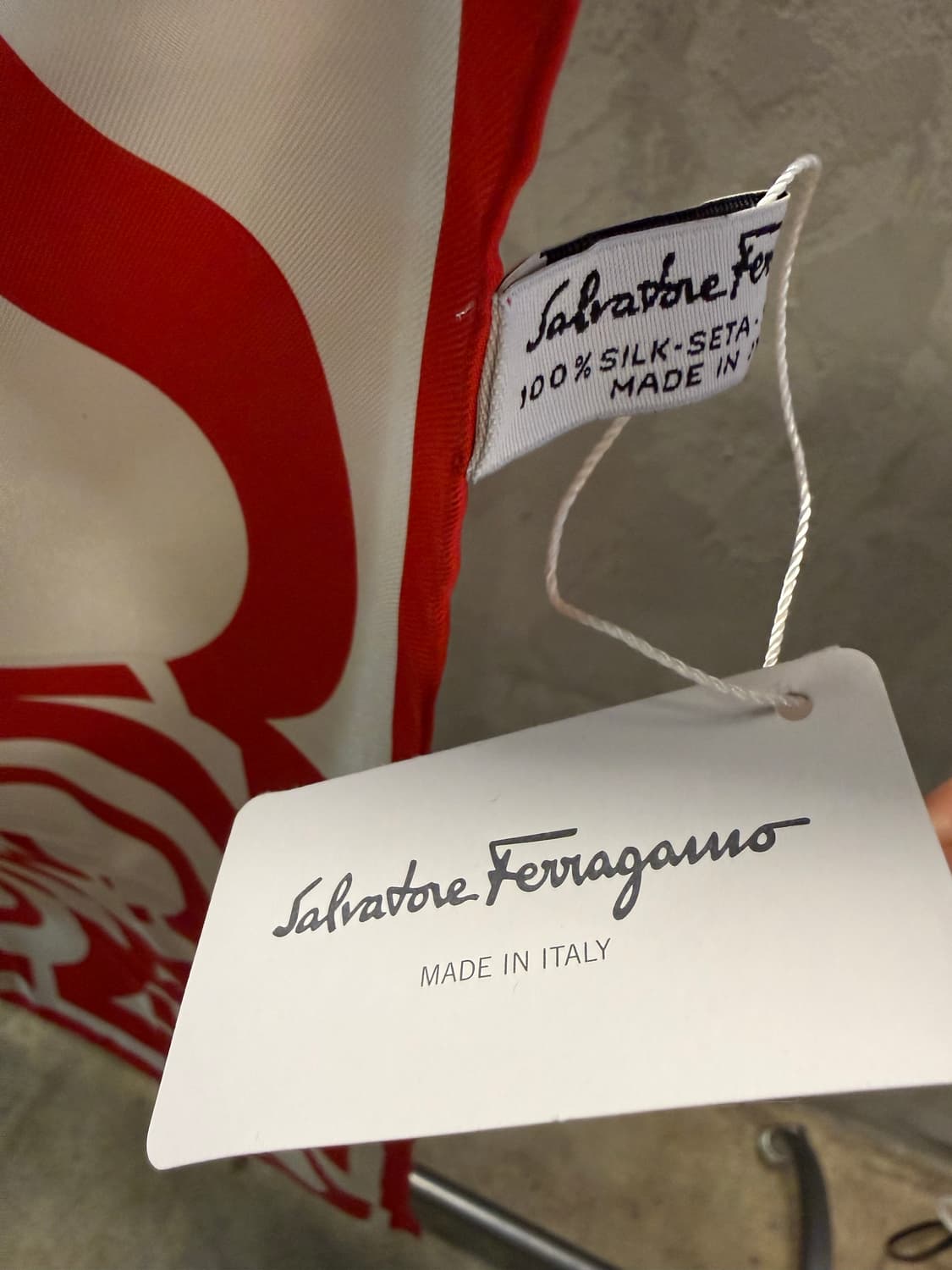 양면 페라가모 Ferragamo 간치니 패턴 실크 스카프 레드,오렌지 상품이미지5