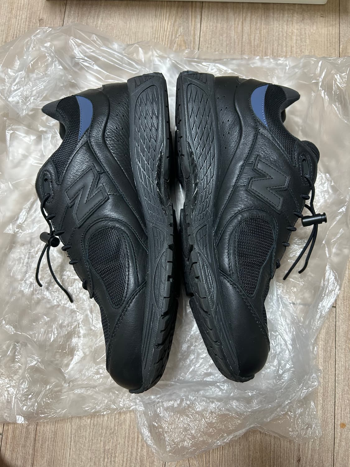 뉴발란스 x JJJ자운드 2002R 레더 고어텍스 블랙 스톰 상품이미지2