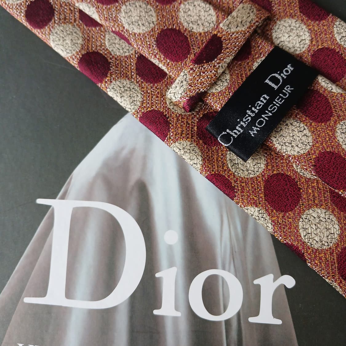 디올 실크 버건디 자카드 도트 넥타이 10cm A+등급 A19208
 상품이미지5