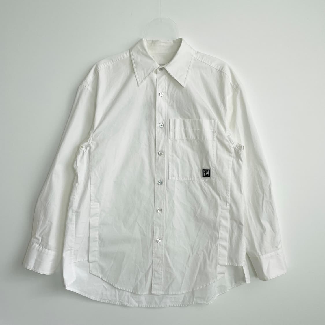 C1 우영미 화이트 체스트 포켓 스틸 로고 오버핏 코튼 셔츠 36사이즈 상품이미지1