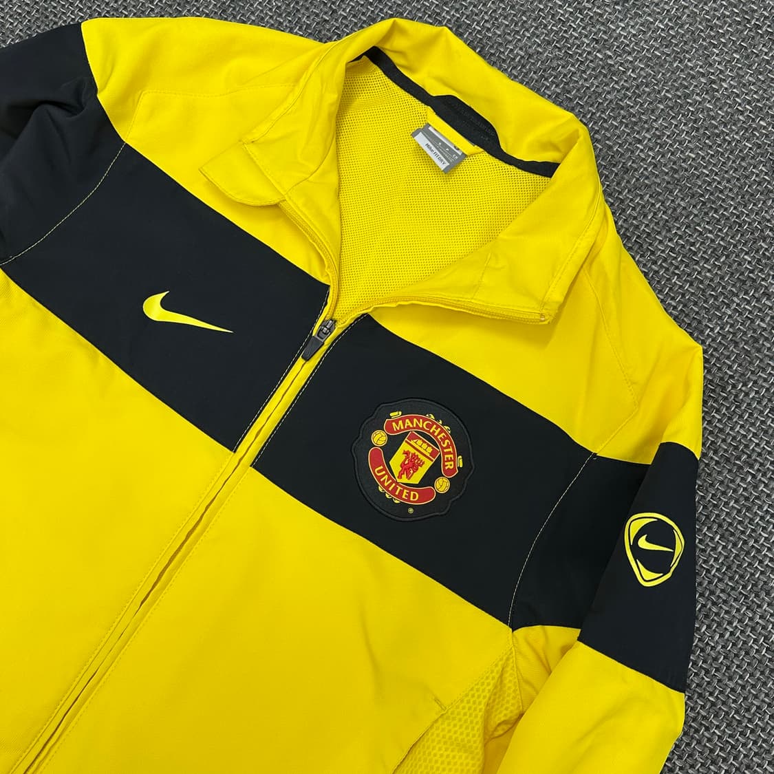 나이키 맨유 09-10 시즌 올드스쿨 옐로우 바람막이 S 상품이미지4