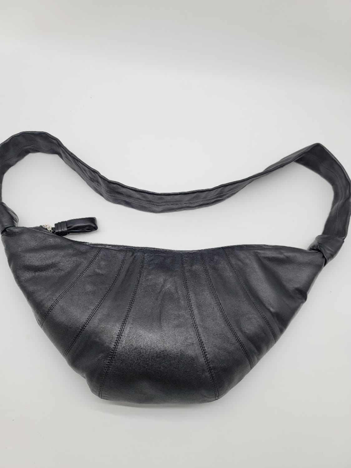 르메르 미디움 크루아상 백 소프트 나파 레더 블랙 상품이미지3