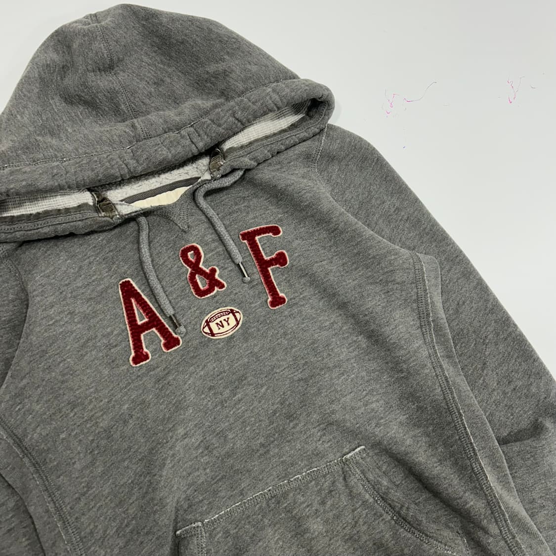 Abercrombie 아베크롬비 레드 로고 넥 트임 그레이 후드티  상품이미지4