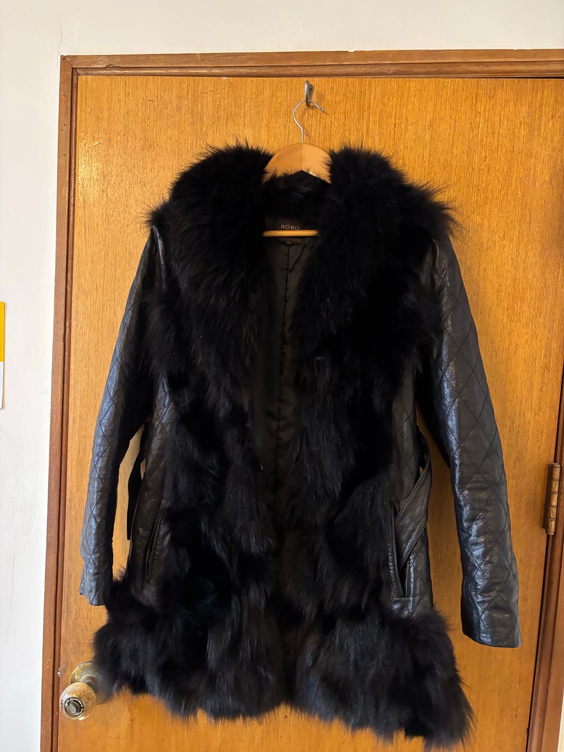 로보 블랙 퍼 가죽 퀄팅 자켓 상품이미지2