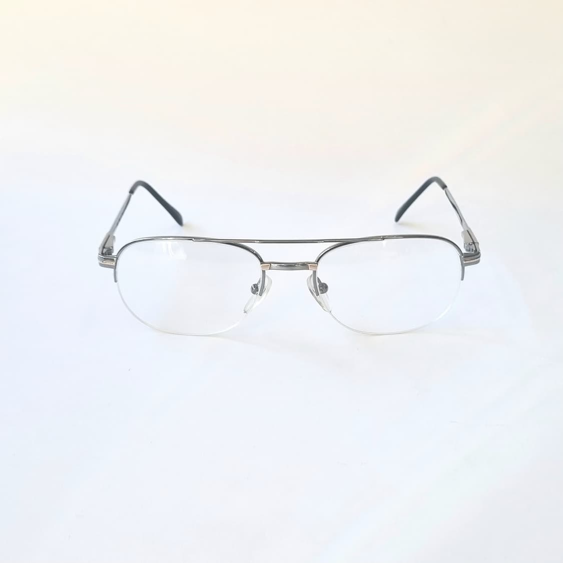 데드스탁 레트로와 모던함이 섞인 투브릿지 반무테 안경 485 상품이미지3