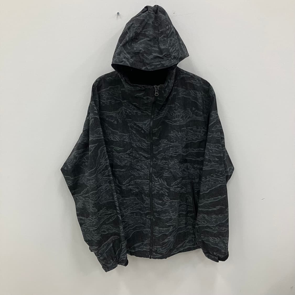 노스페이스 미드 로고 타이거 카모 윈드브레이커 자켓 L 상품이미지1