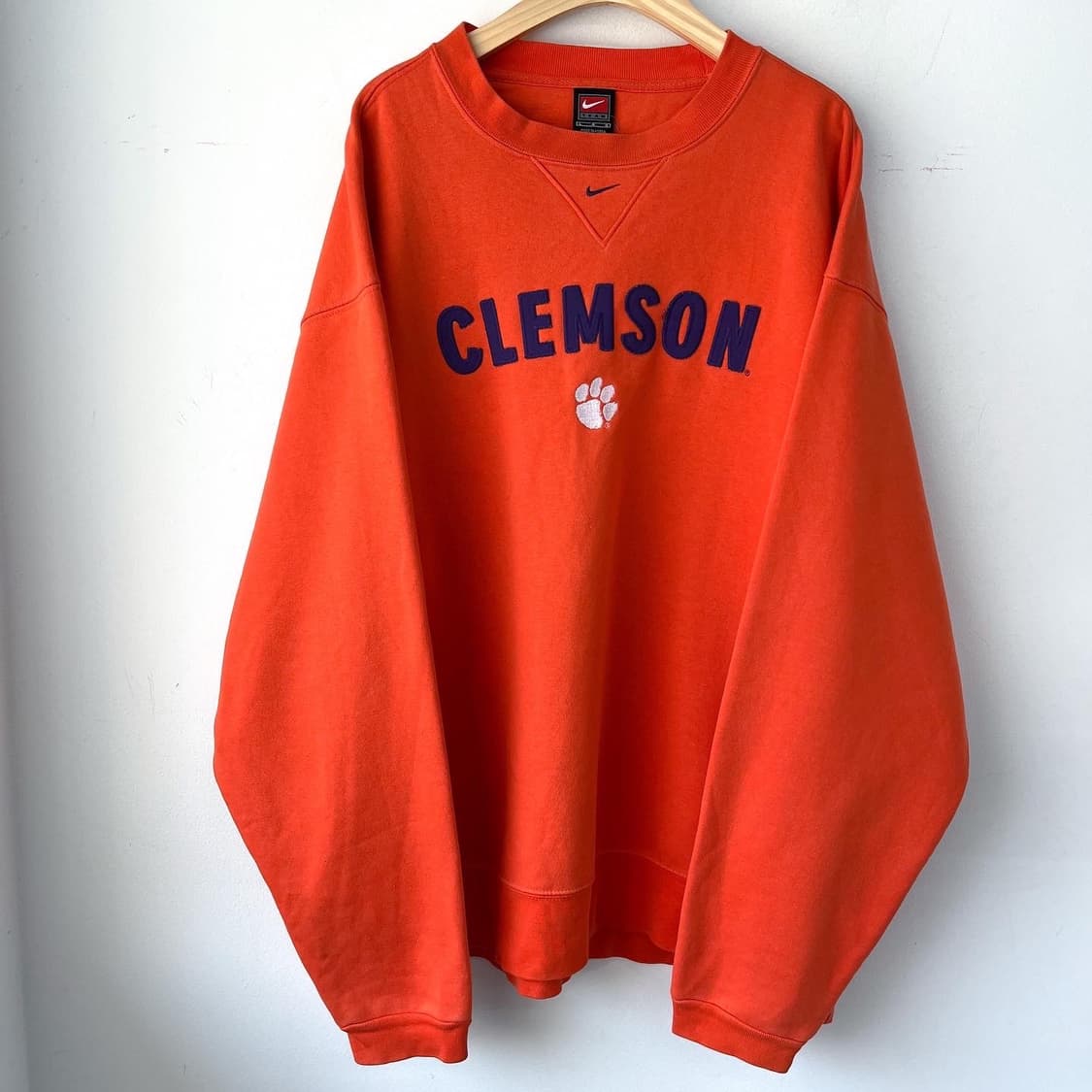 나이키 센터 스우시 NCAA 클렘슨 타이거즈 맨투맨 상품이미지2