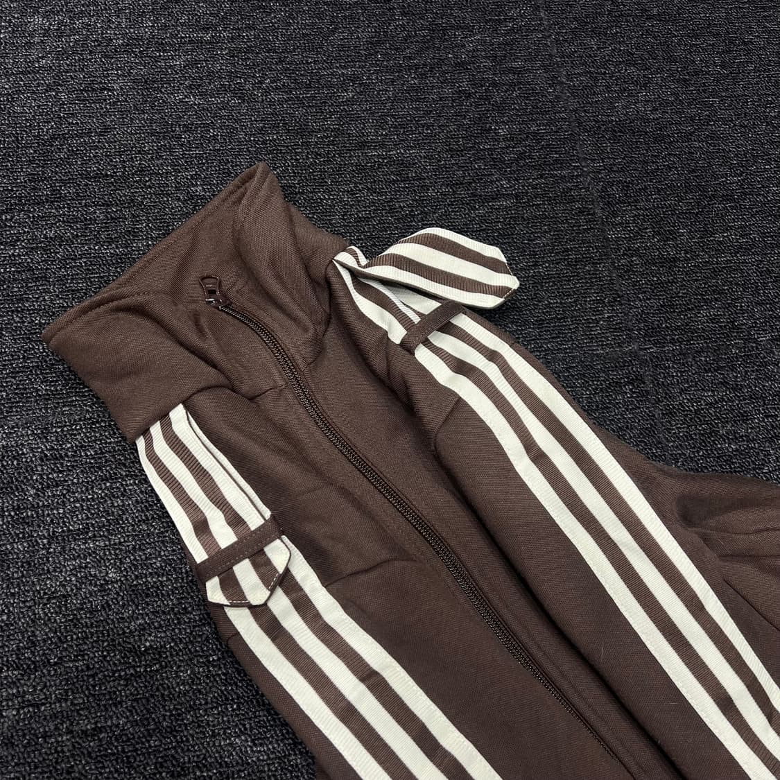 아디다스 초코브라운 견장 디테일 유니크 대장 져지 상품이미지8