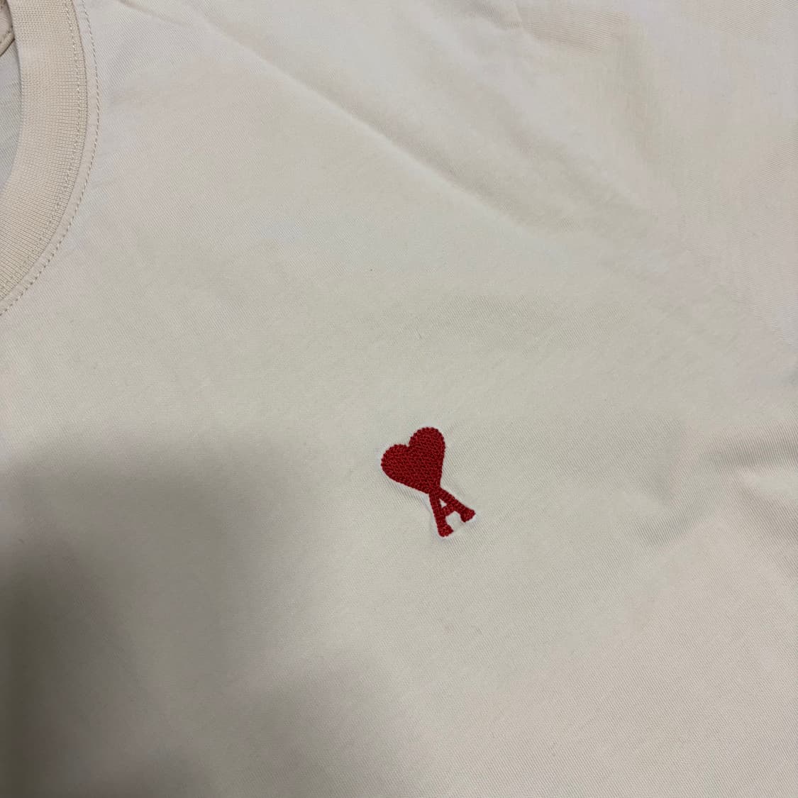 아미 스몰하트 로고 티셔츠 상품이미지3