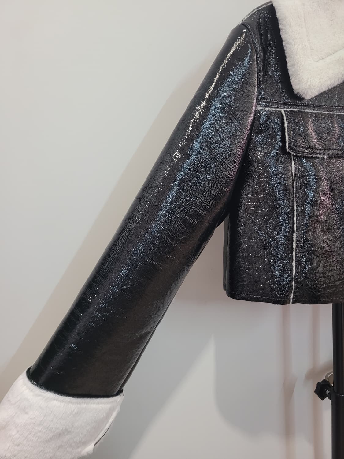 델리센트 크롭 데끼 무스탕 퍼카라 크롭 자켓 55~66 상품이미지3