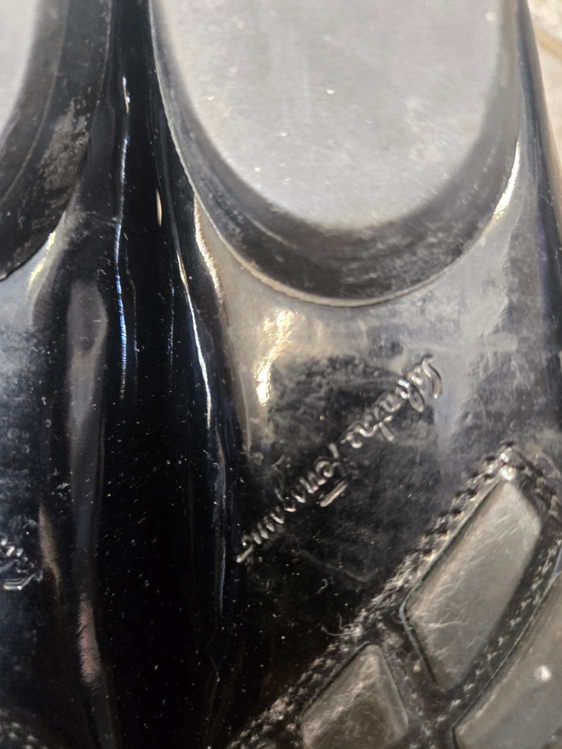 페라가모 블랙 페이턴트 로퍼 여성용 애나멜 상품이미지9