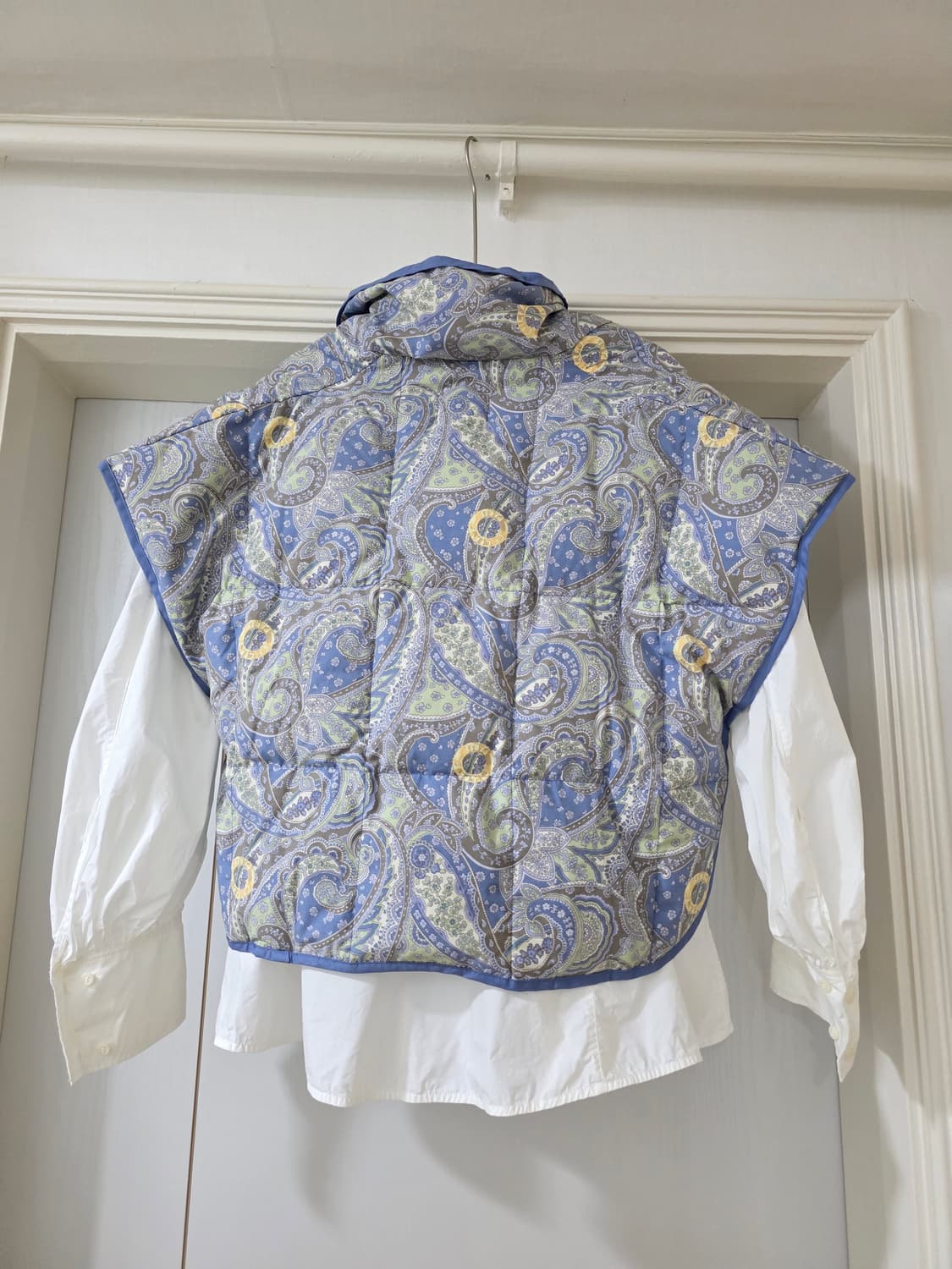 거의새거) 정품 셀린느 페이즐리 여성 퀼팅 경량 다운 조끼 상품이미지9