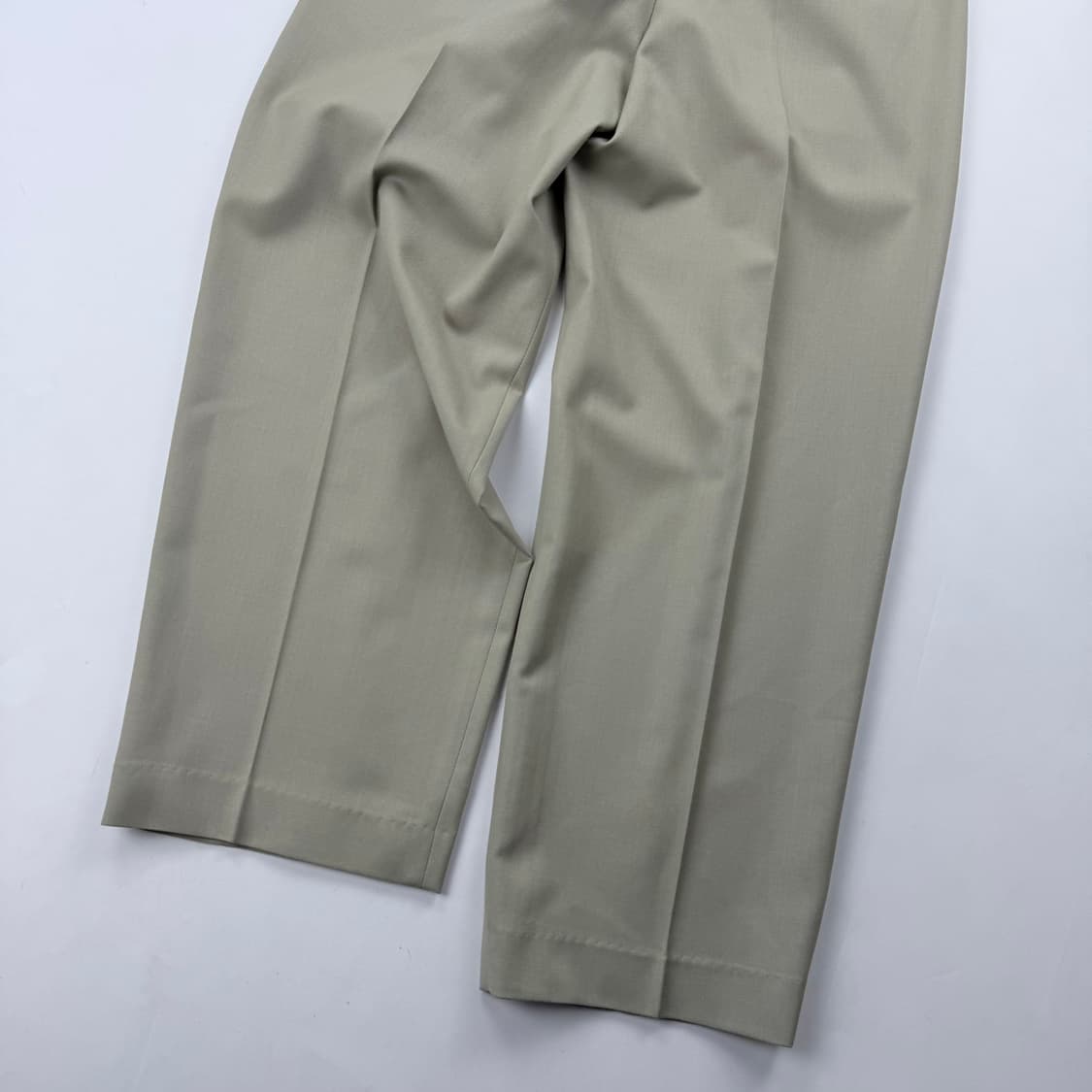 에토스 플레인 핀턱 트라우저 올리브 상품이미지9