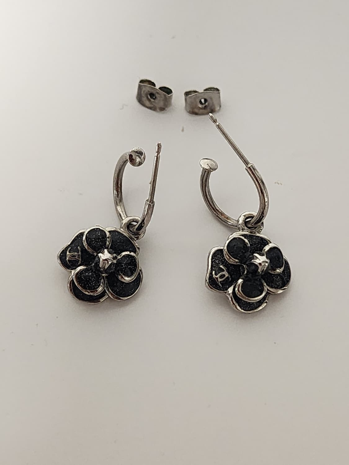 사넬 미니 까멜리아 귀걸이 상품이미지1