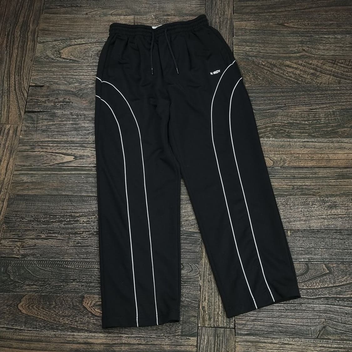 [NERDY] 널디 라인 파이핑 트랙 팬츠 블랙 M16389  상품이미지1