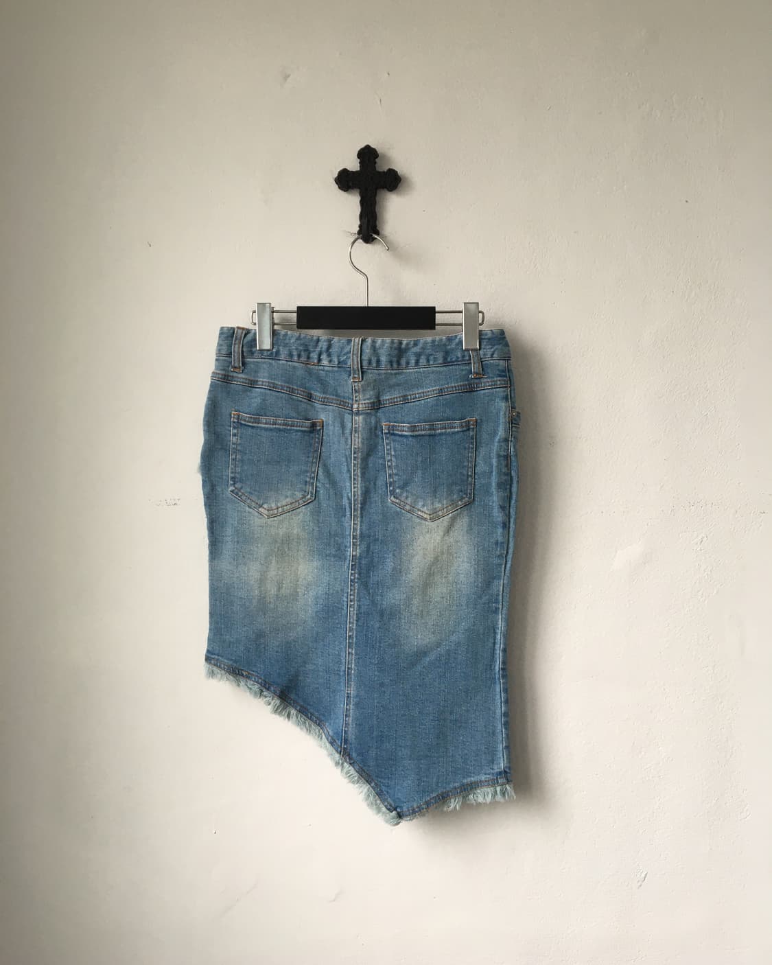 Fringe detail unbalanced denim skirt 상품이미지2