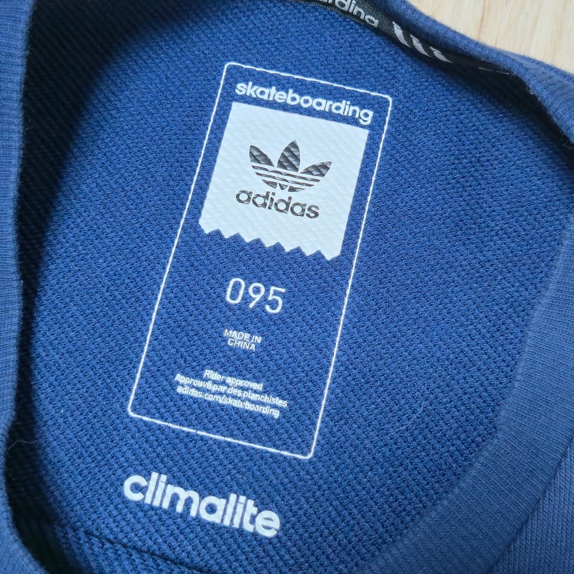 아디다스 스케이트보딩 네이비 맨투맨 상품이미지3