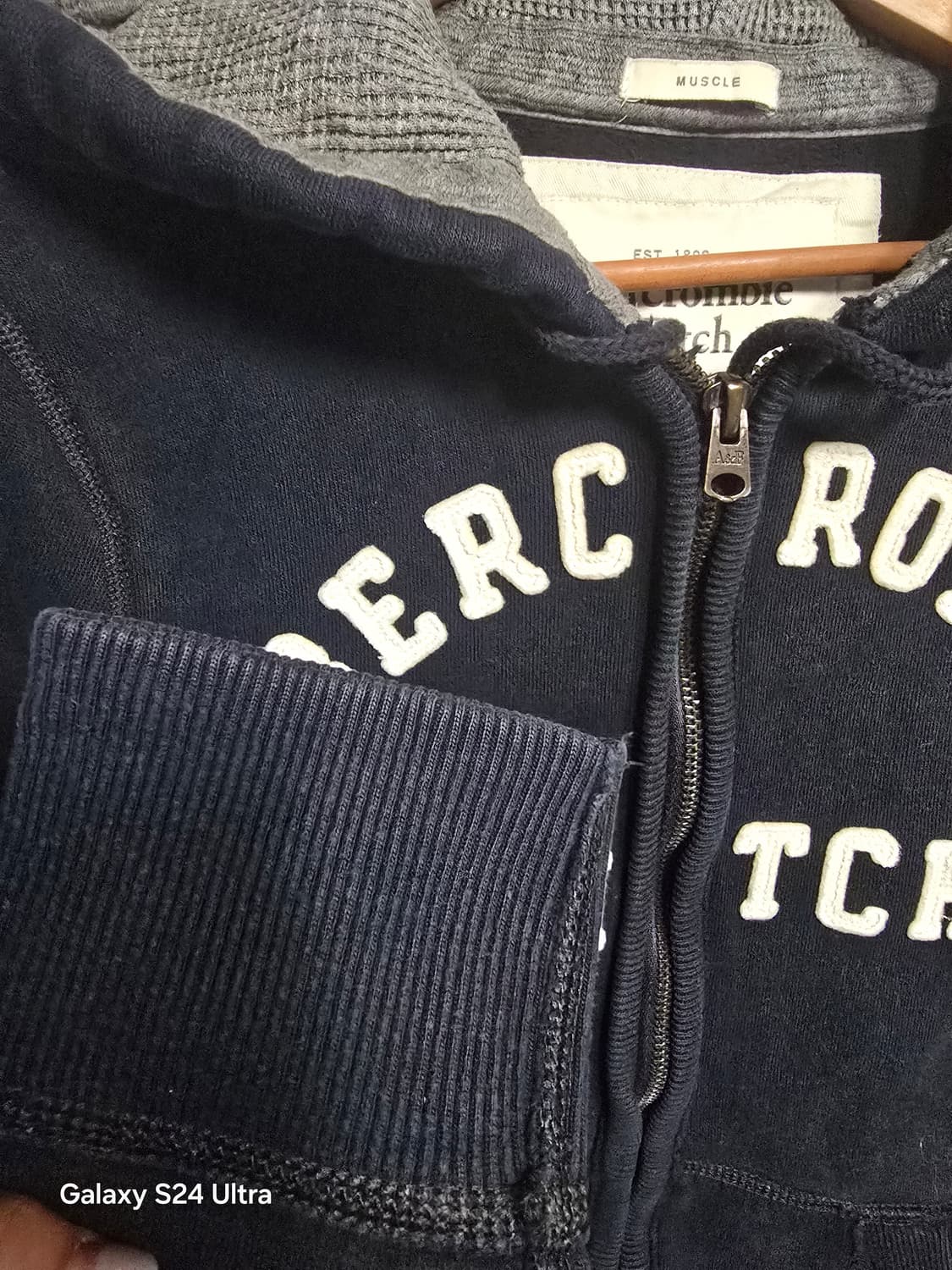 아베크롬비 네이비 약기모 후드집업 M ✨️정품✨️
 상품이미지5