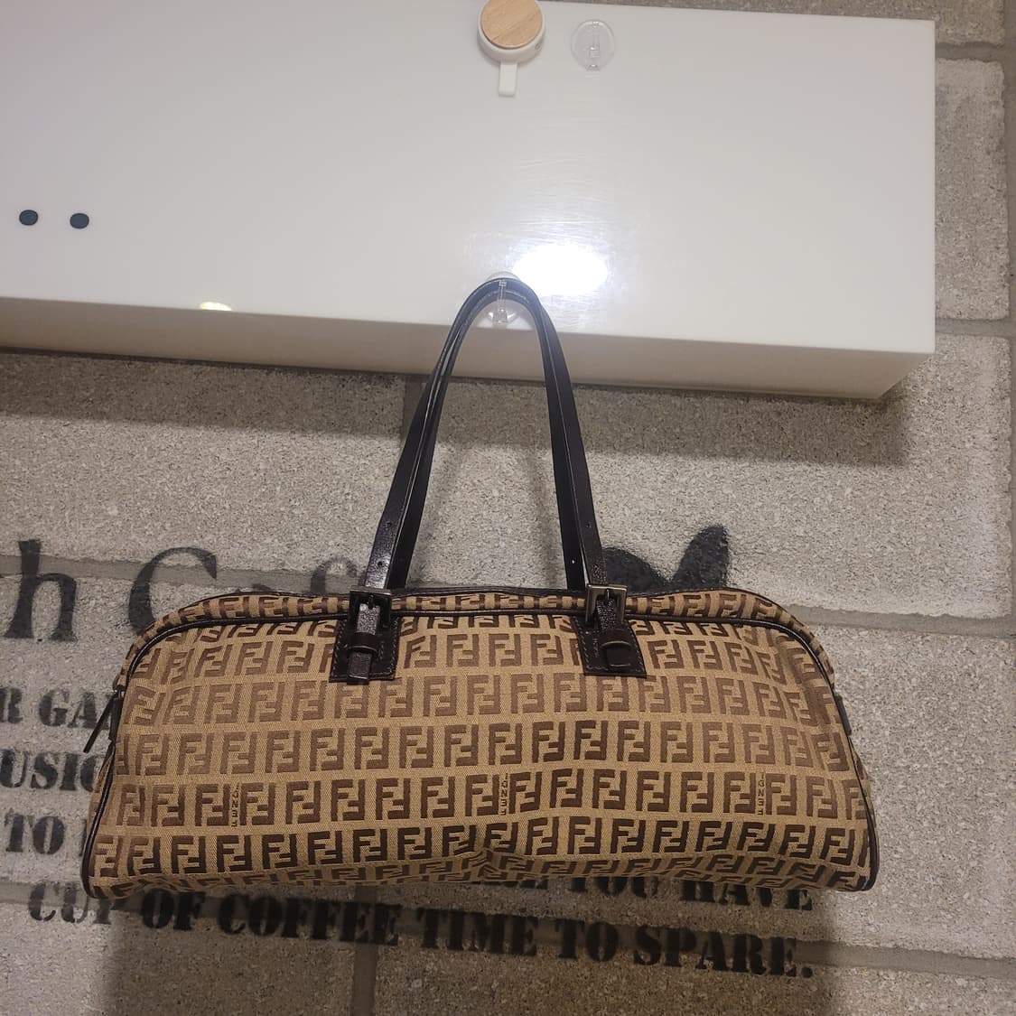 펜디 주카 캔버스 토트백 상품이미지2