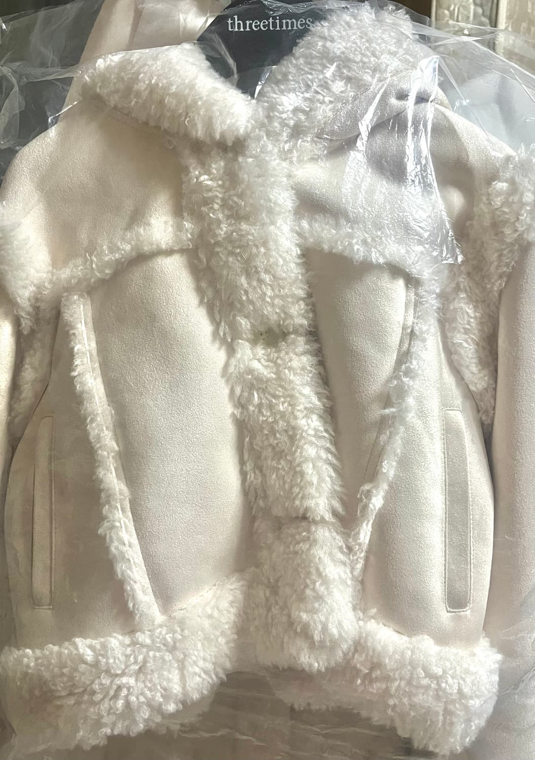 쓰리타임즈 베이비퍼 후드 버니퍼 무스탕 23fw baby 상품이미지1