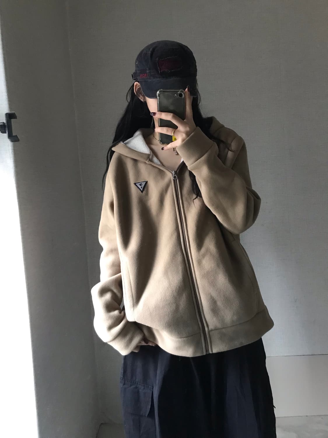 게스 베이지 퍼 후리스 후드집업 상품이미지4