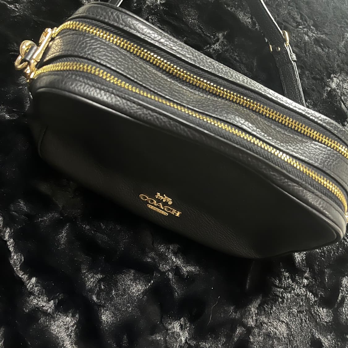 Coach 코치 블랙 골드 가죽 크로스백 카메라백 금장 갸루 가방 상품이미지3