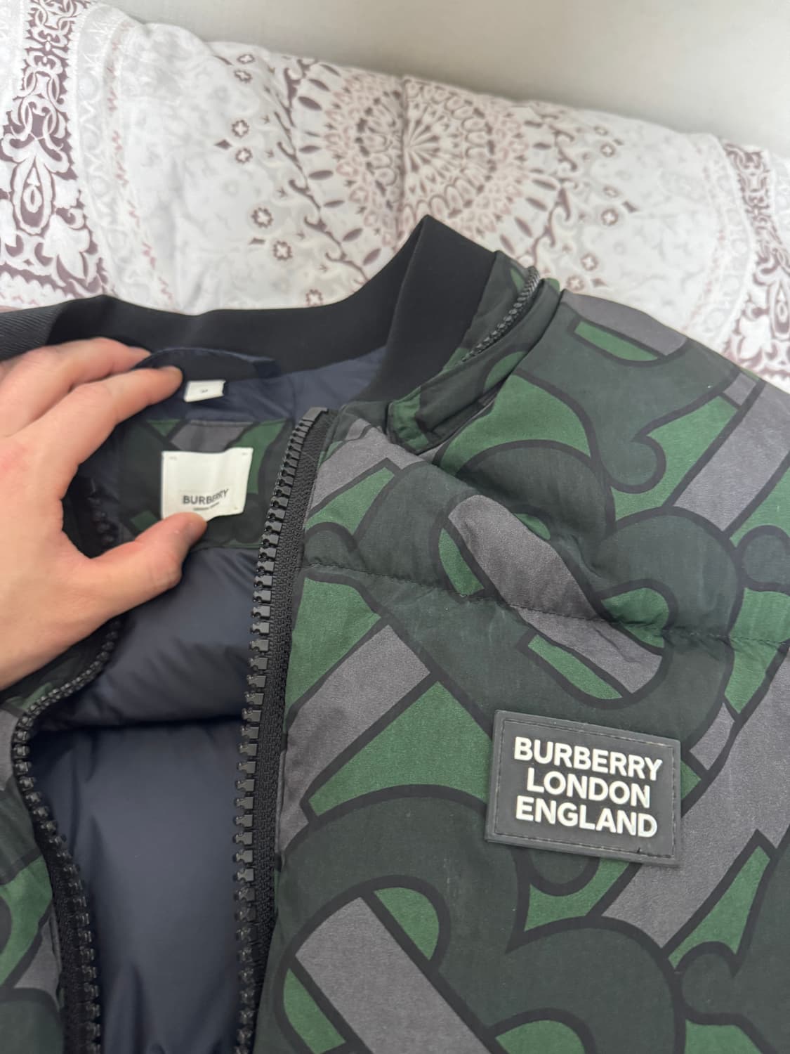 버버리 로고 패딩점퍼 자켓 다크그린 상품이미지5