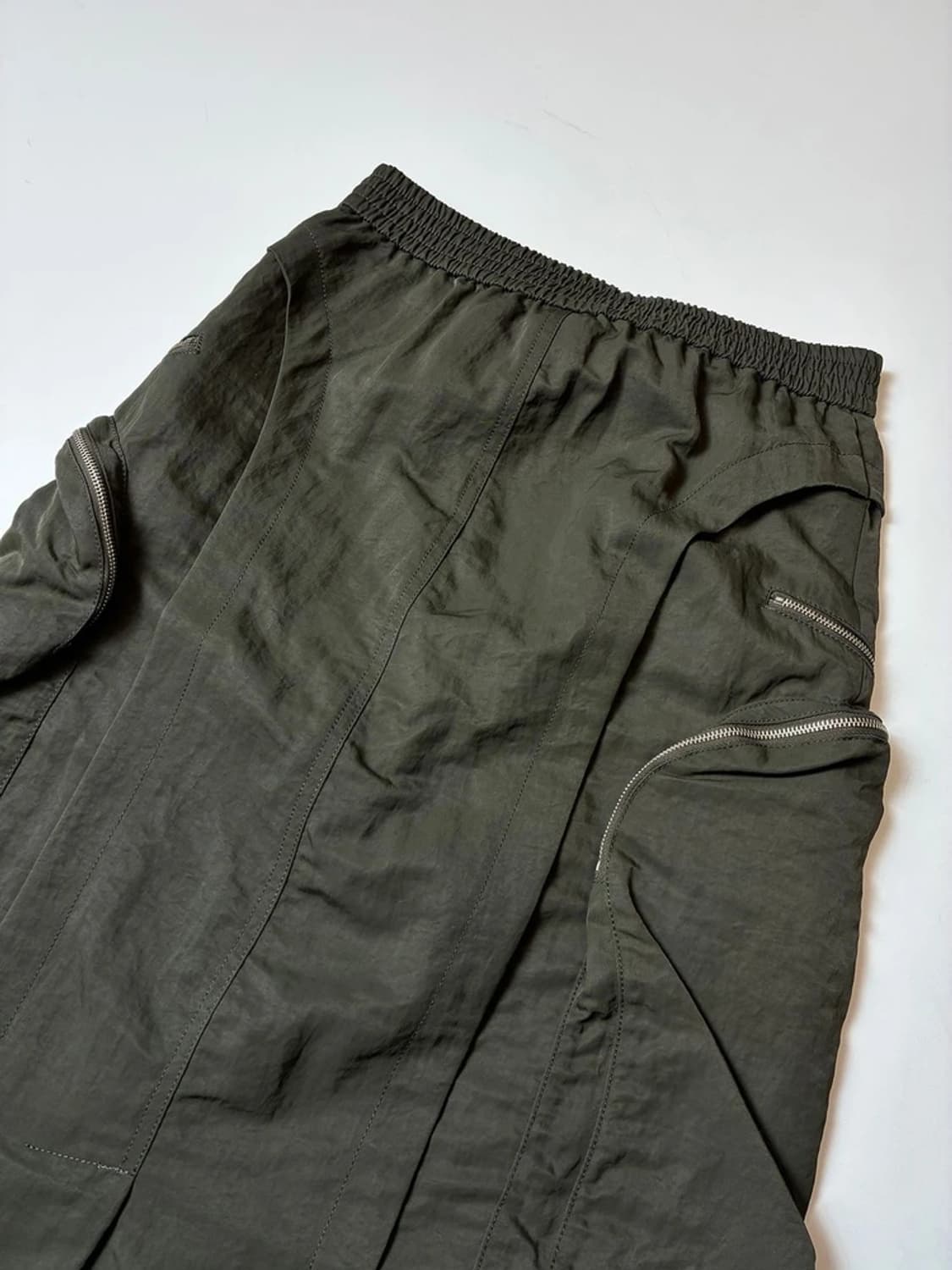 마뗑킴 AW 퍼티그 빅 포켓 카고 스커트 PN8525 상품이미지7